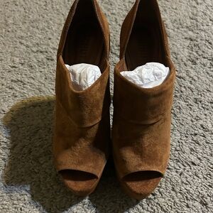 SCHUTZ Brown Suede Peep-Toe Booties
